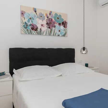 Apartament Sani *