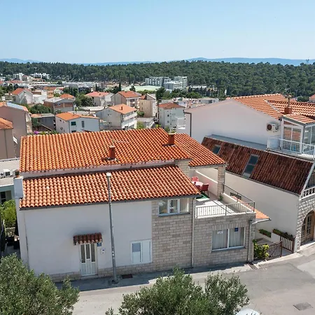 Apartament Sani