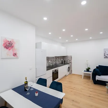 Apartament Sani