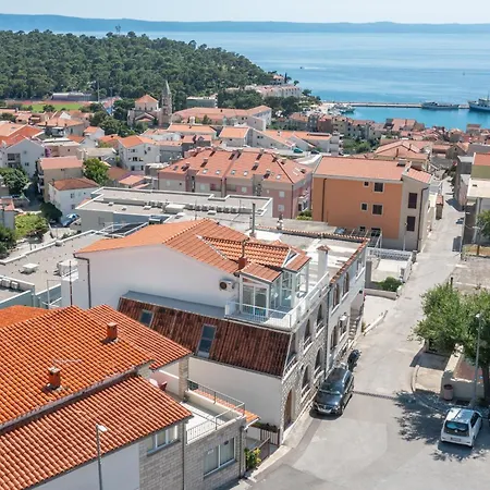 Sani Makarska